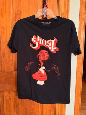 Ost Black Short-Sleeve Tee with Red and White Graphic